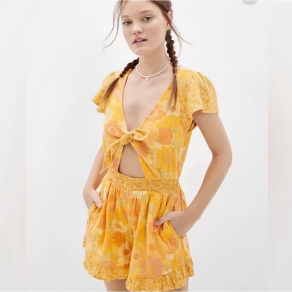 Women's Floral Romper AE Sunflower Coquette Summer‎ Feminine M Vacation
